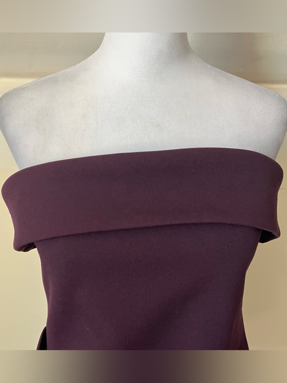Babaton by Aritzia FigureKnit Eyecatcher Structured Crepe Tube Top size Medium - Picture 10 of 12